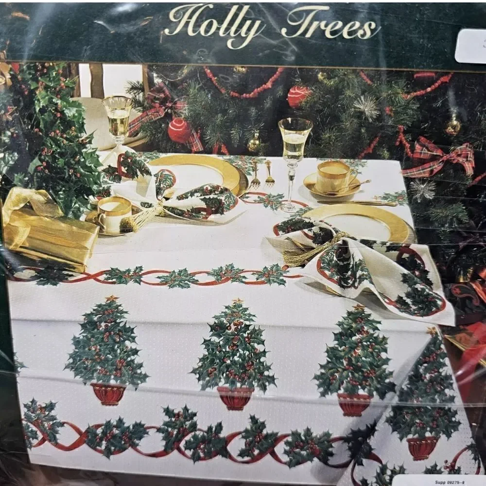 Vintage Wilton Court Christmas Tablecloth Holly Trees 60